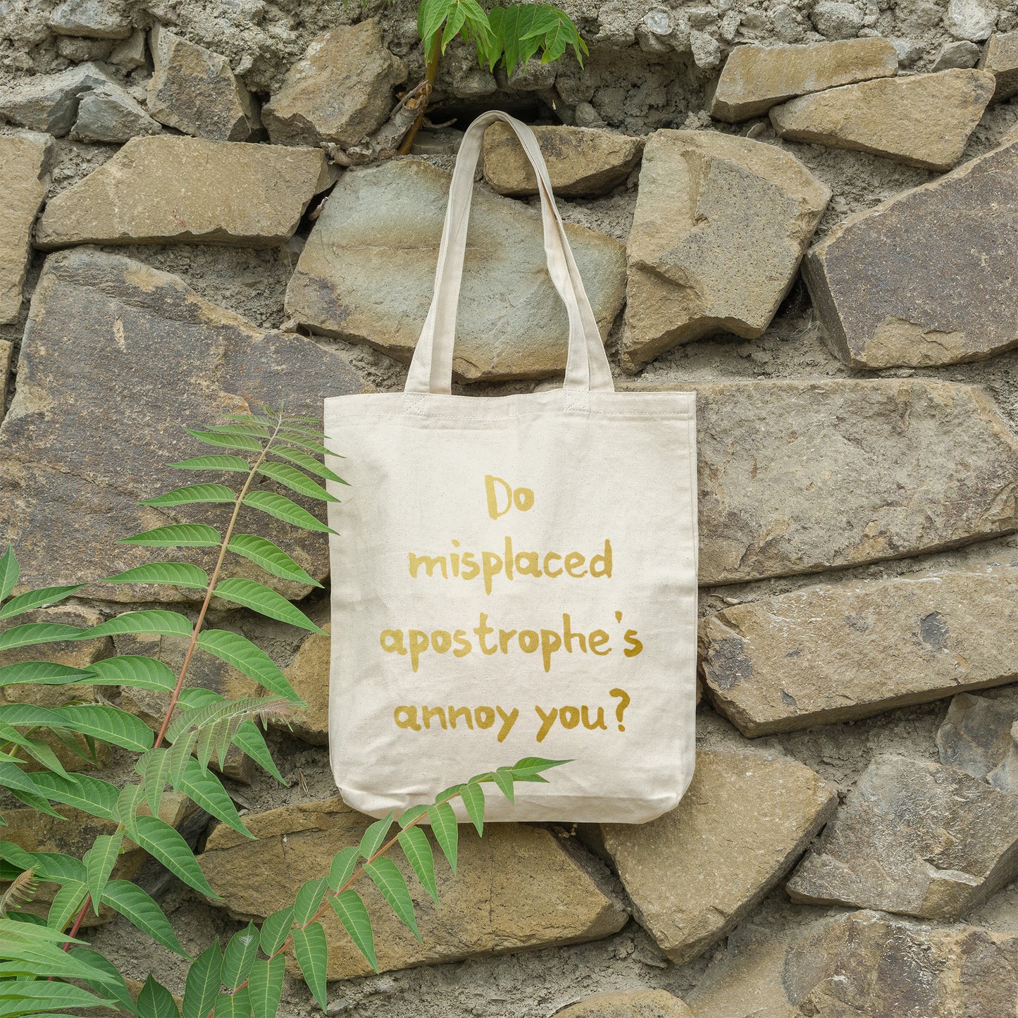 Do misplaced apostrophe's annoy you? | 100% Organic Cotton tote bag